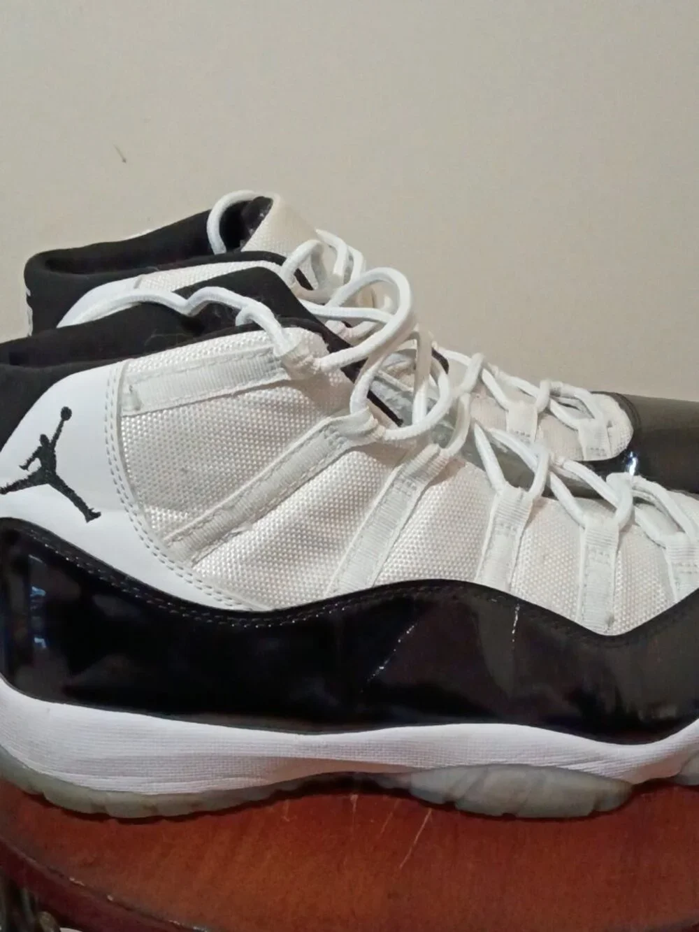 Air Jordan 11 Retro “Concord” Sneakers Men’s Size 12 Black / White 136046-110